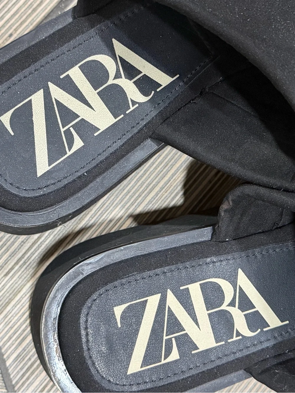 Zara Black Square Toe Platform Toe Loop Sandals